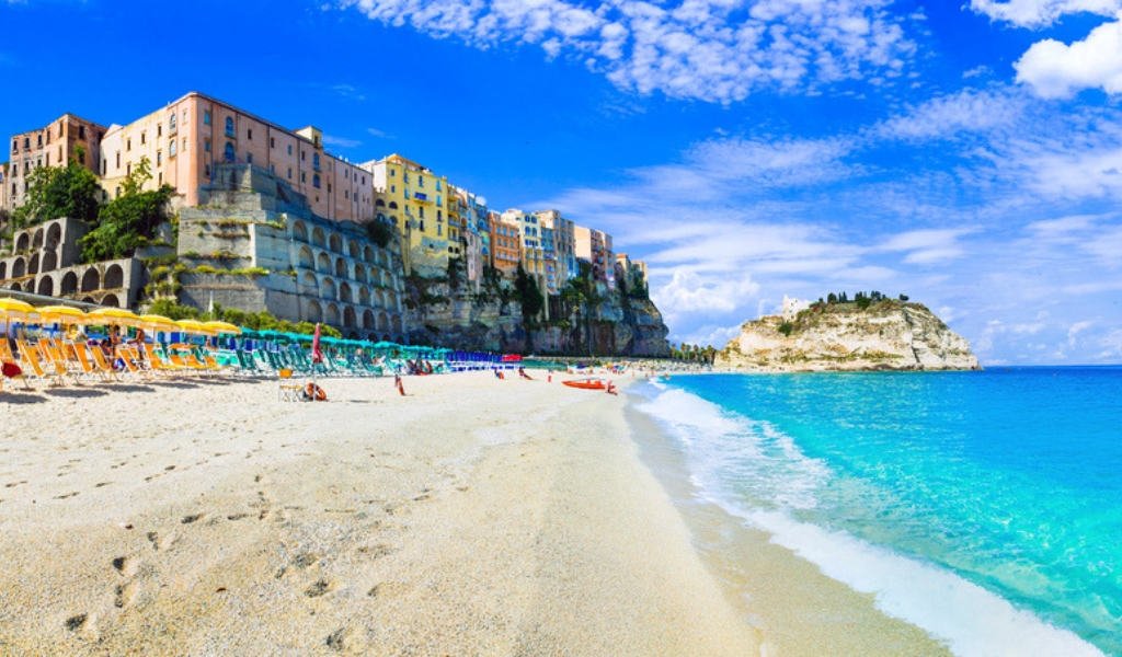 Reggio Calabria Tourist Tips For Building A Sustainable Wardrobe